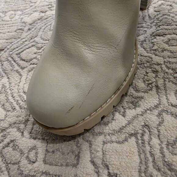 BCBGeneration Booties 9.5 - Picture 9 of 10